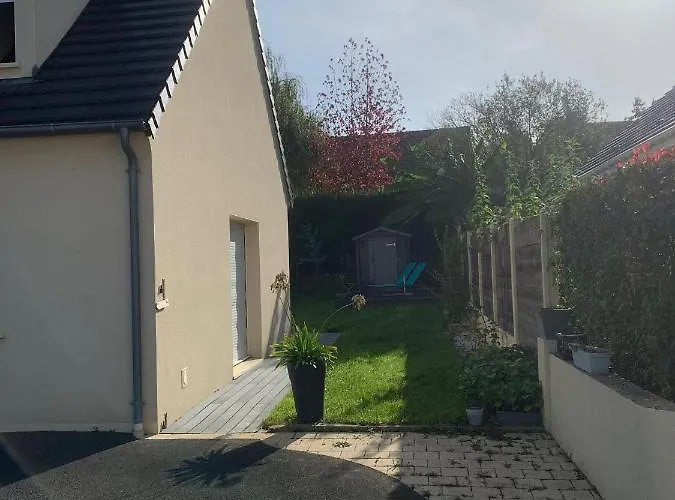 Maison לינה וארוחת בוקר